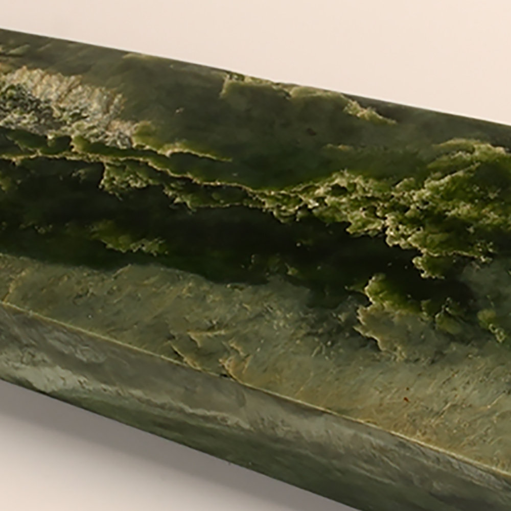 Toki pounamu, pounamu/greenstone, 395 x 808 x 33mm, Collection of Aratoi Wairarapa Museum of Art and History. Gift of Stephen Pye.