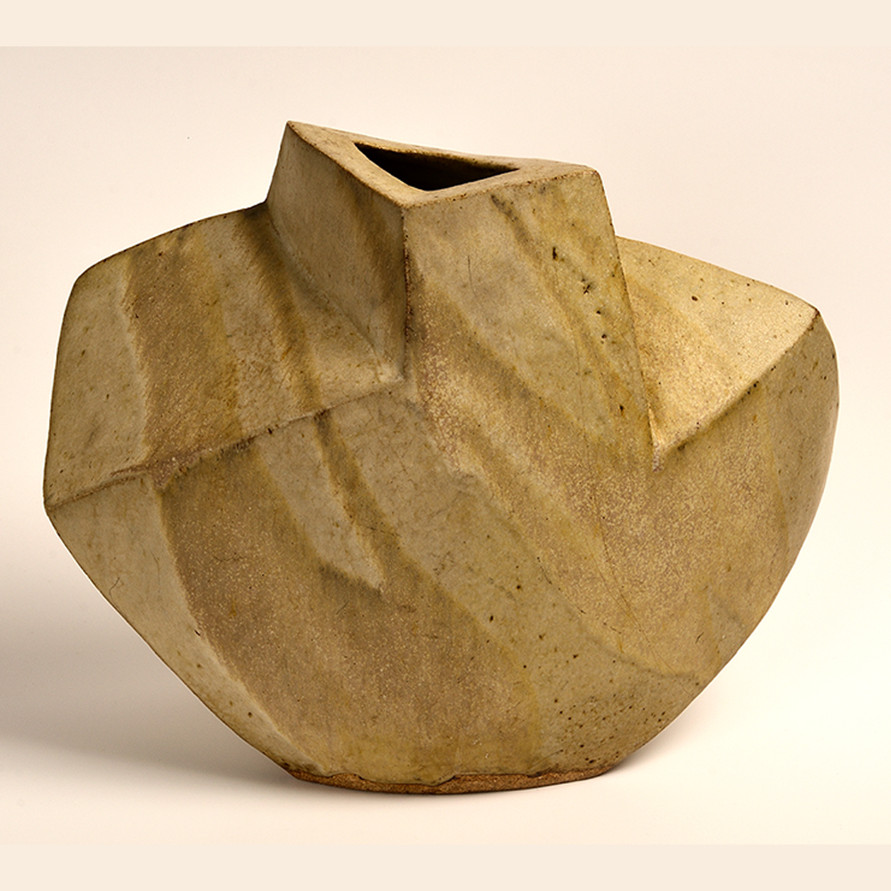 James Greig, Intersecting form c.1985, stoneware, 243 x 314 x 129mm, Gift of Masterton Trust Lands Trust