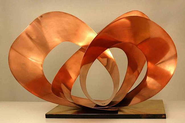 Barbara Hepworth, Galliard – Forms in Movement (1956), copper, bronze, Collection of Aratoi Wairarapa Museum of Art and History. Purchased by public subscription and the Maunsell family.
